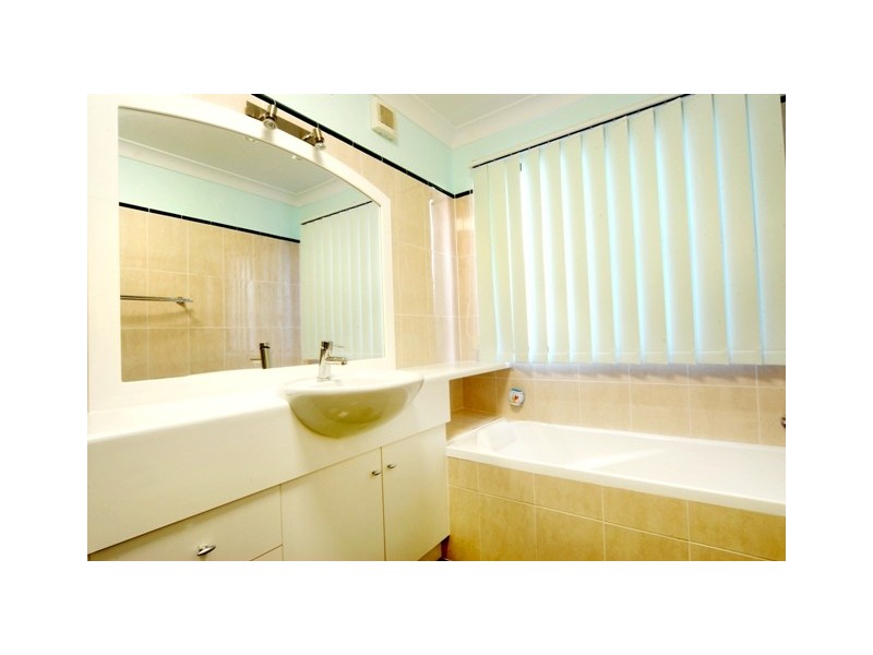 2/14 Hamilton Avenue, Cannonvale QLD 4802