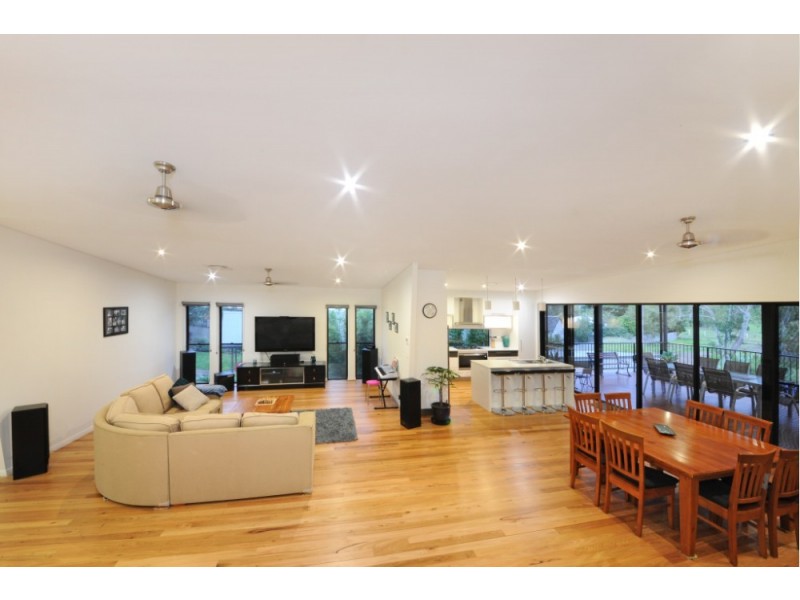 78 Country Road, Cannonvale QLD 4802
