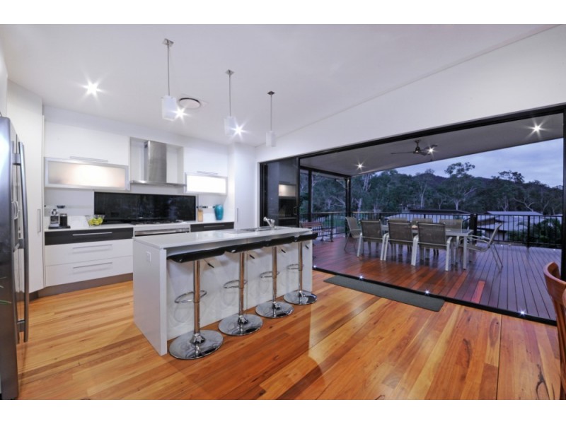 78 Country Road, Cannonvale QLD 4802