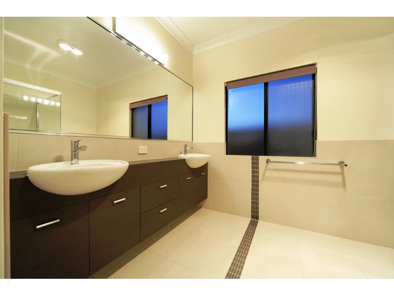 27 Armada Crescent, Jubilee Pocket QLD 4802