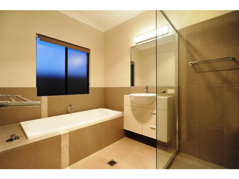 27 Armada Crescent, Jubilee Pocket QLD 4802