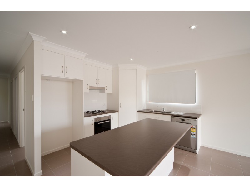 15 Companion Way, Cannonvale QLD 4802