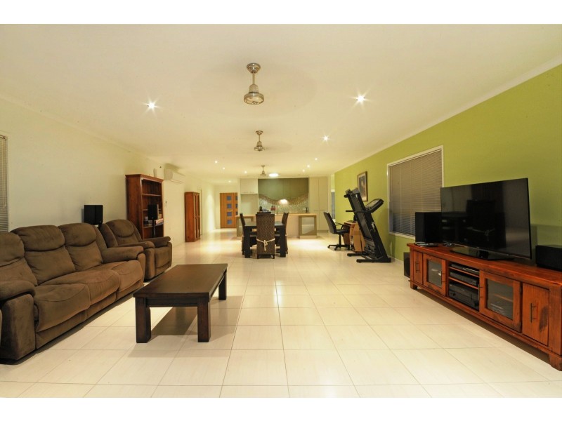 66 Jones Road, Cannonvale QLD 4802