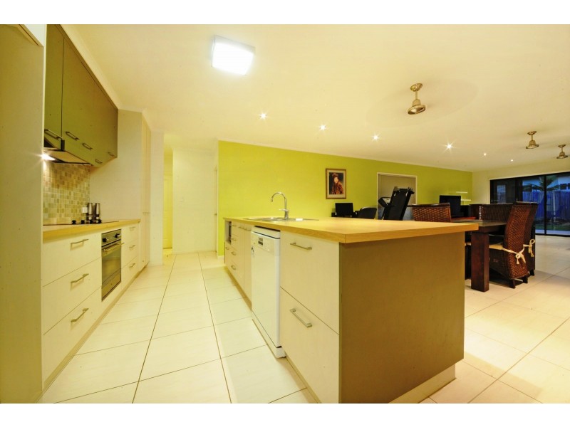 66 Jones Road, Cannonvale QLD 4802