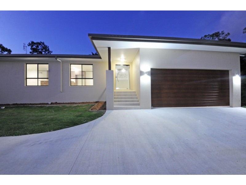 16 Johnswood Close, Cannonvale QLD 4802