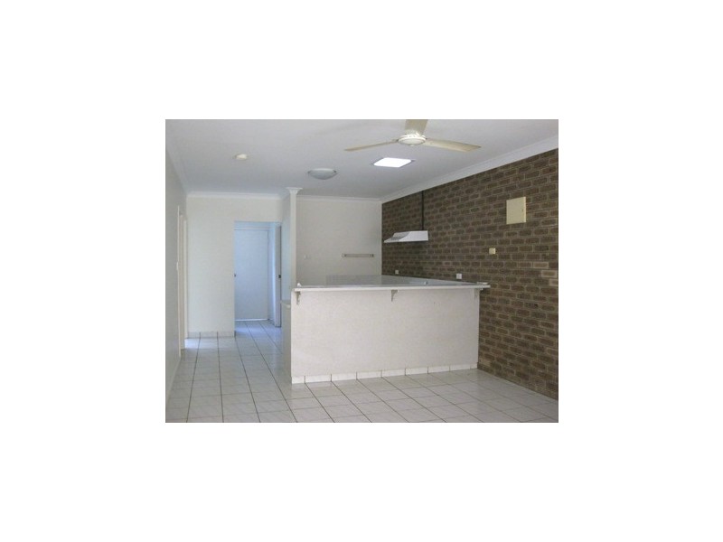 1/12 Pandanus Drive, Cannonvale QLD 4802