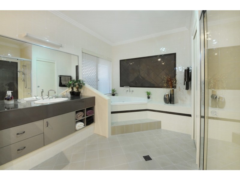 75 Galbraith Park Drive, Cannonvale QLD 4802