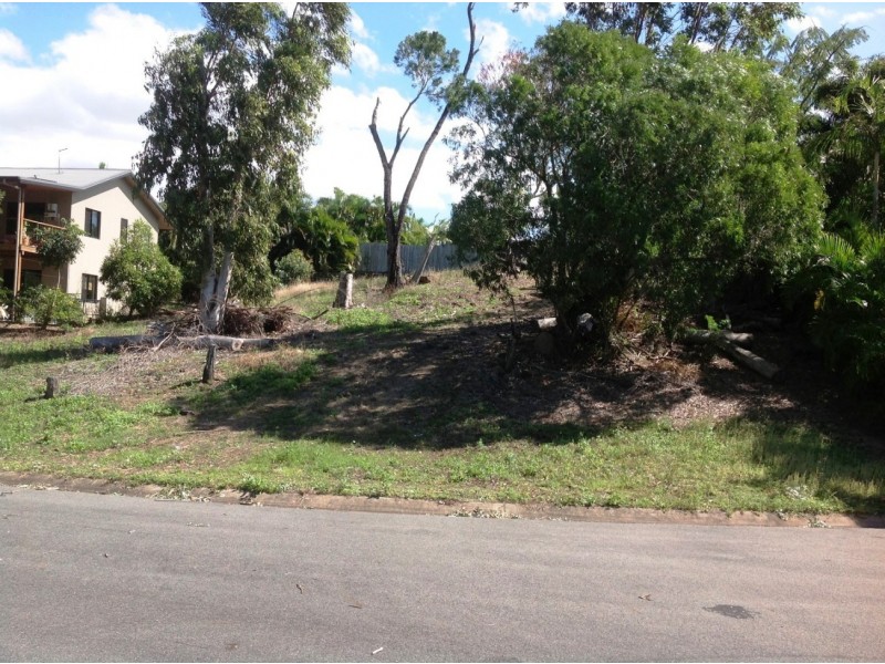 5 Dixon Place, Cannonvale QLD 4802