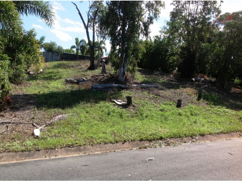 5 Dixon Place, Cannonvale QLD 4802