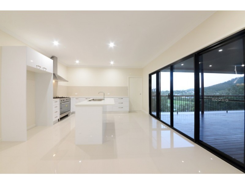 11 Scarlet Gum Crescent, Cannonvale QLD 4802