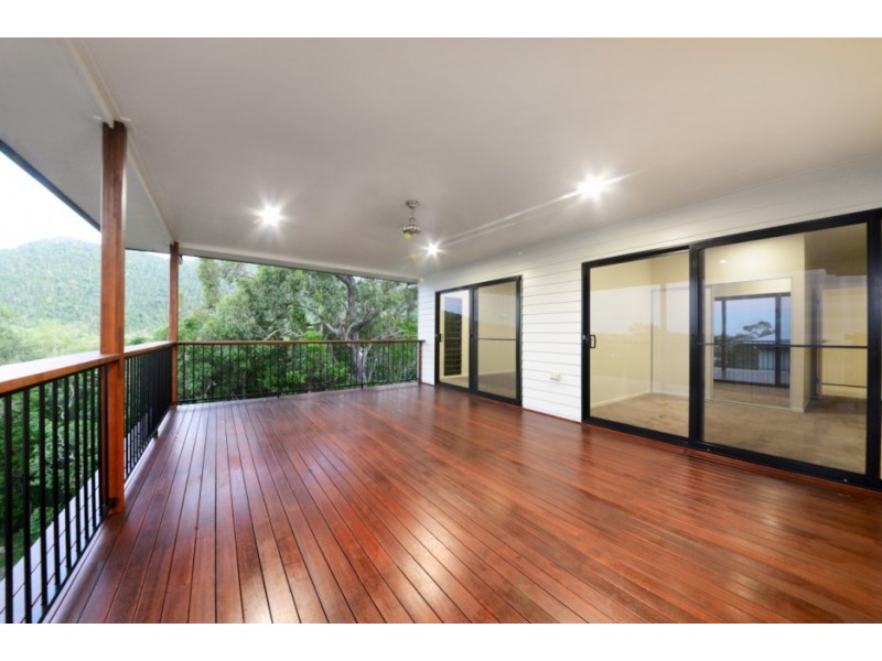 11 Scarlet Gum Crescent, Cannonvale QLD 4802