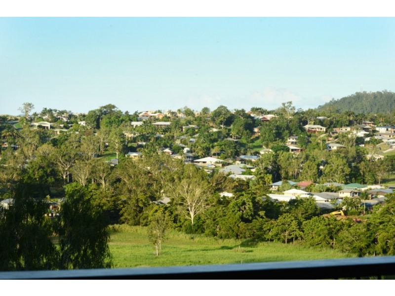 11 Scarlet Gum Crescent, Cannonvale QLD 4802