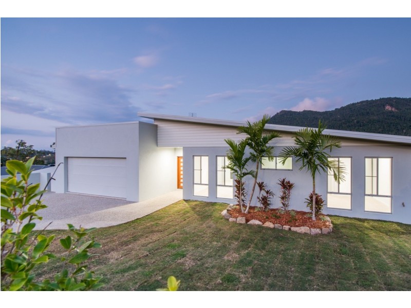 9 Scarlet Gum Crescent, Cannonvale QLD 4802