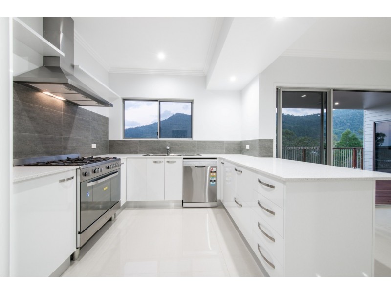 9 Scarlet Gum Crescent, Cannonvale QLD 4802