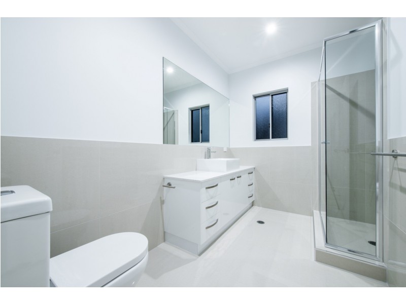 9 Scarlet Gum Crescent, Cannonvale QLD 4802