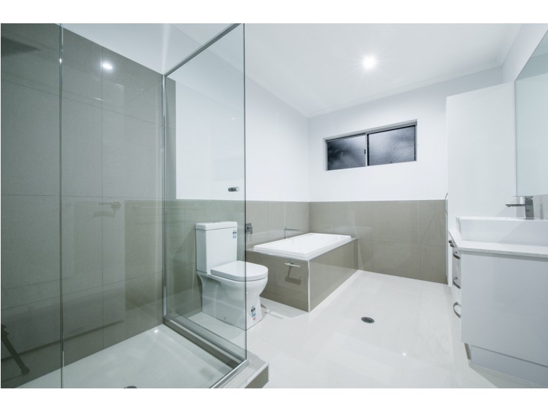 9 Scarlet Gum Crescent, Cannonvale QLD 4802