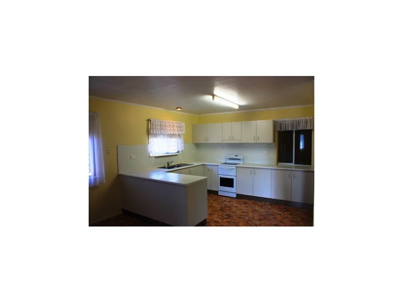 8 Schnapper Street, Cannonvale QLD 4802