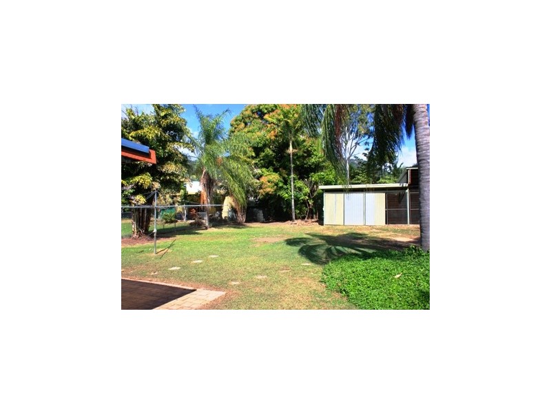 8 Schnapper Street, Cannonvale QLD 4802
