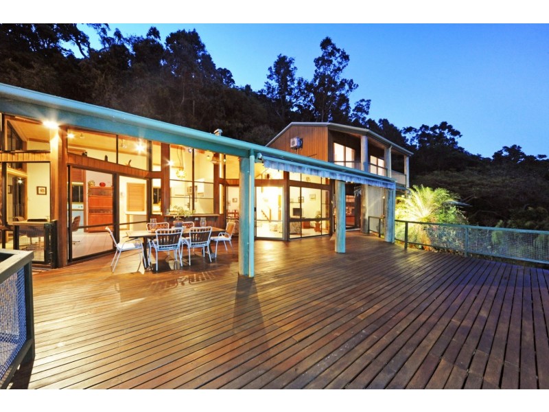 237 Paluma Rd, Cannonvale QLD 4802