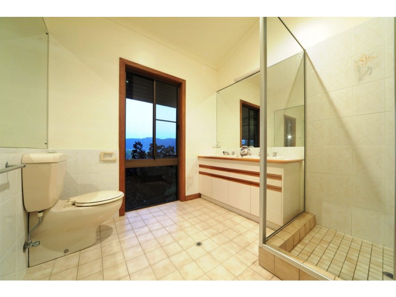 237 Paluma Rd, Cannonvale QLD 4802