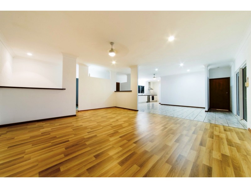 27 MacArthur Dr, Cannonvale QLD 4802