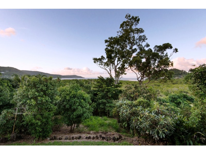 27 MacArthur Dr, Cannonvale QLD 4802