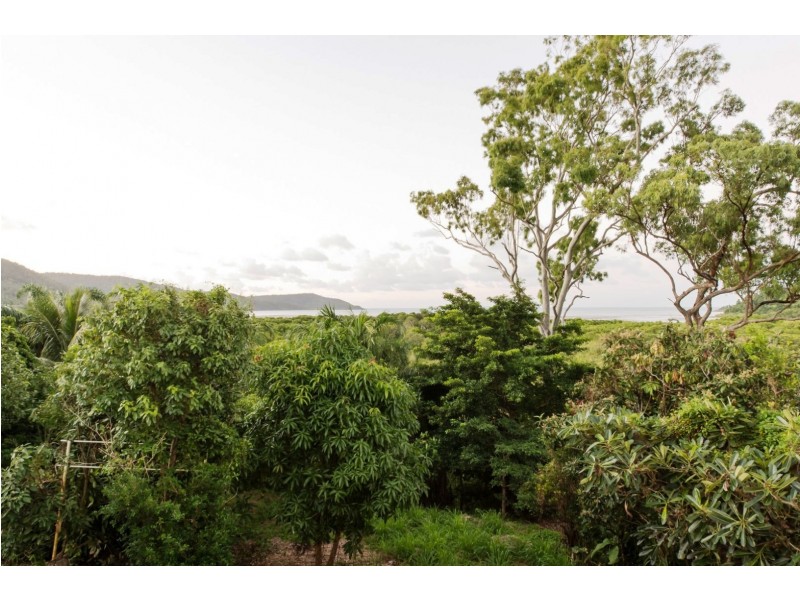 27 MacArthur Dr, Cannonvale QLD 4802