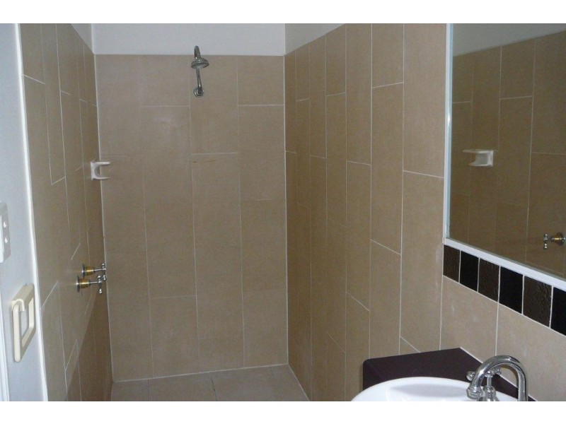 1/82 Country Road, Cannonvale QLD 4802