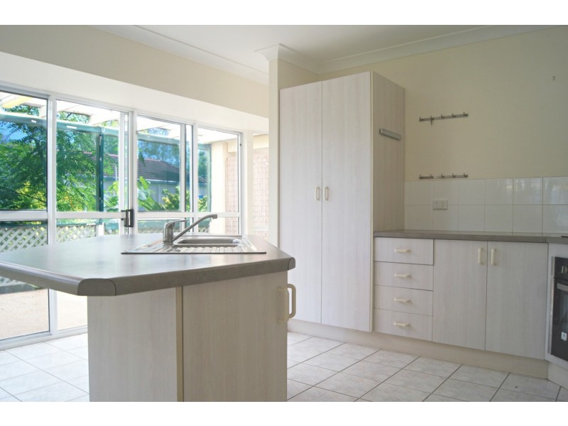 16 Valley Drive, Cannonvale QLD 4802