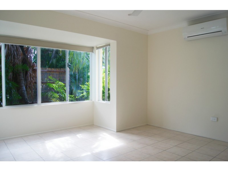 16 Valley Drive, Cannonvale QLD 4802