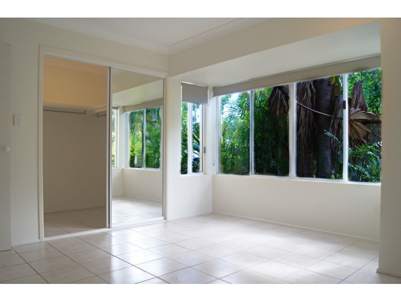 16 Valley Drive, Cannonvale QLD 4802