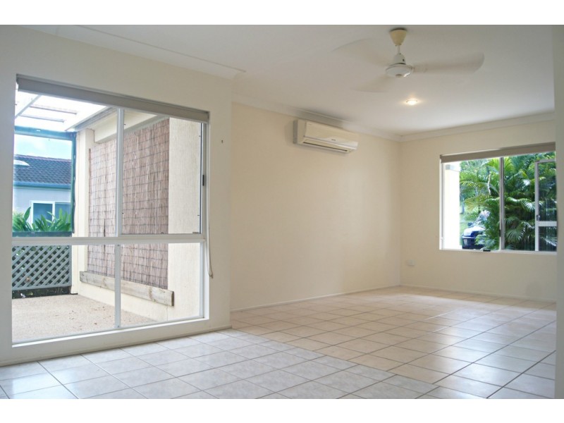 16 Valley Drive, Cannonvale QLD 4802