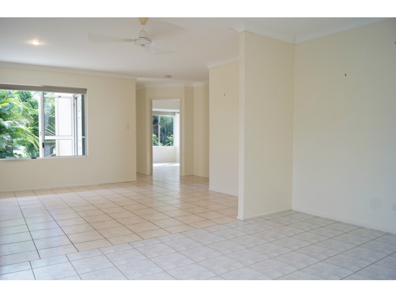 16 Valley Drive, Cannonvale QLD 4802