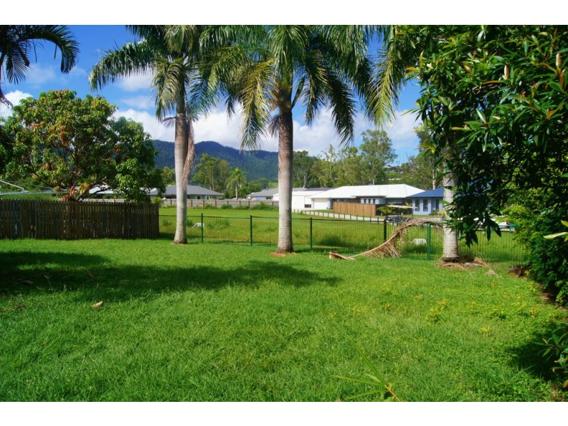 16 Valley Drive, Cannonvale QLD 4802