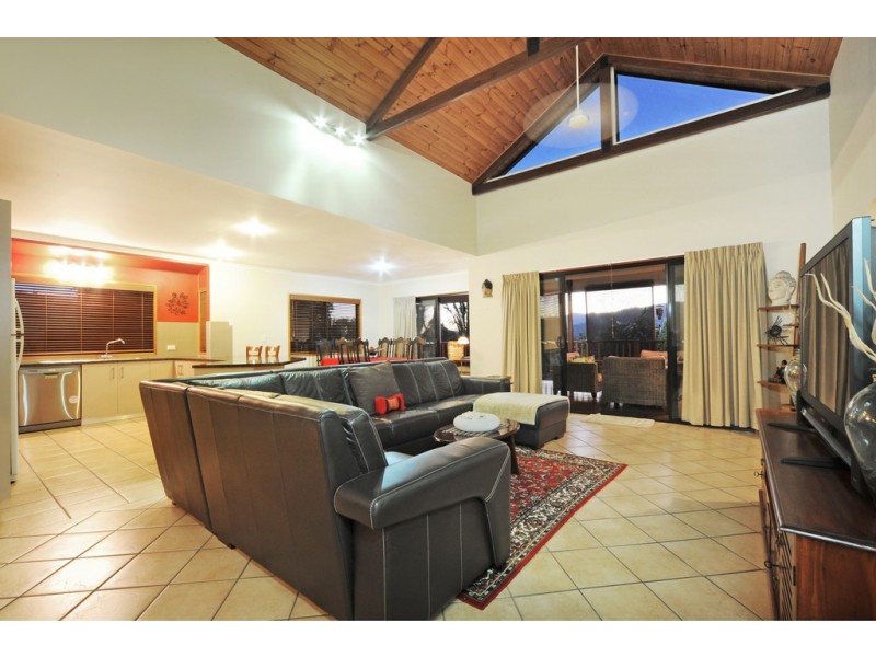52 Country Road, Cannonvale QLD 4802
