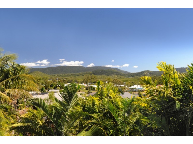 52 Country Road, Cannonvale QLD 4802