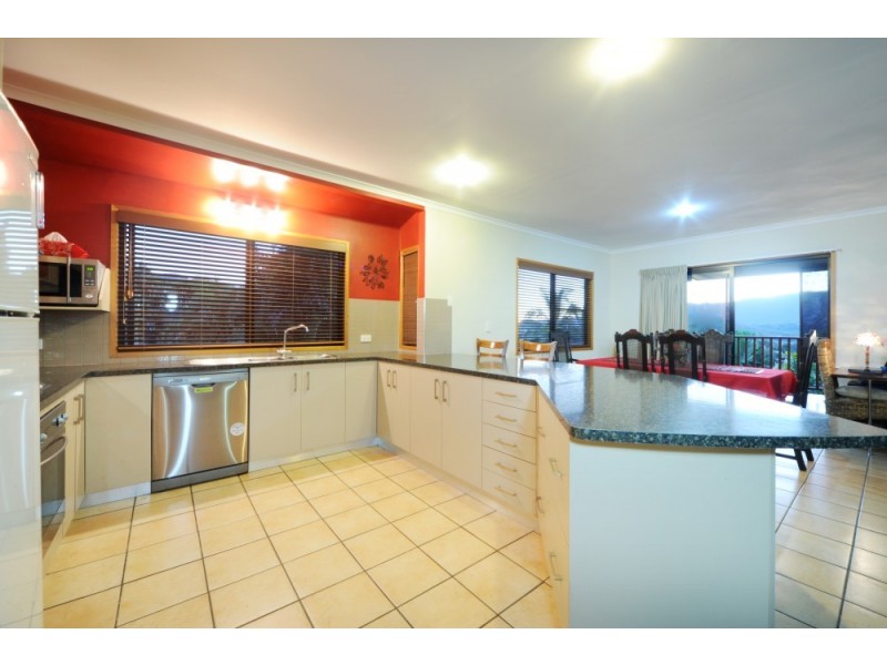 52 Country Road, Cannonvale QLD 4802