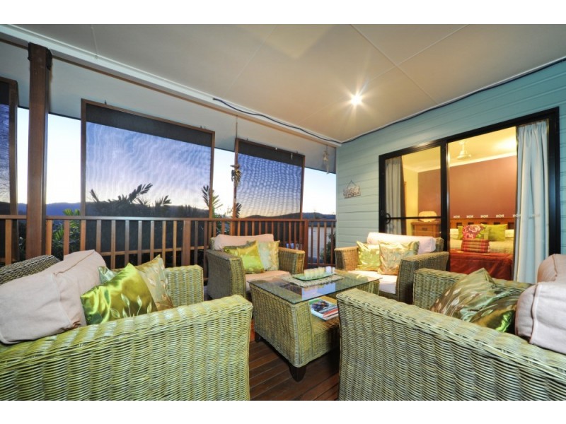 52 Country Road, Cannonvale QLD 4802