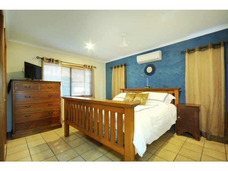 52 Country Road, Cannonvale QLD 4802