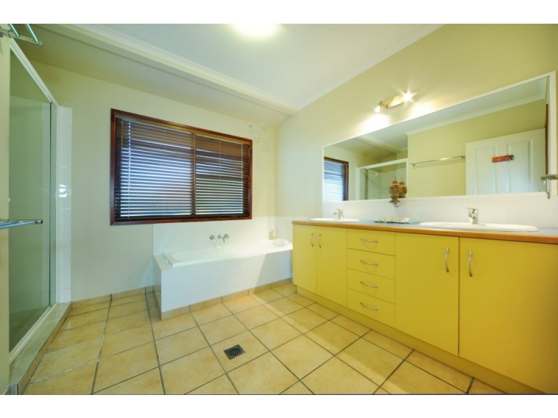 52 Country Road, Cannonvale QLD 4802