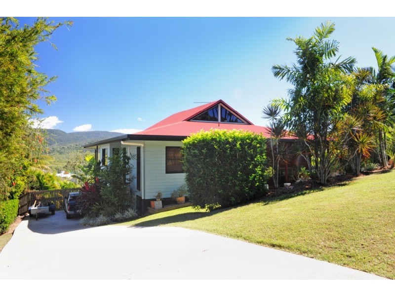 52 Country Road, Cannonvale QLD 4802