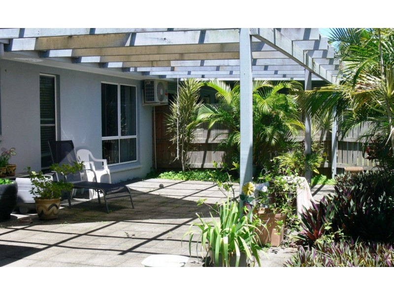 2/20 Banksia Court, Cannonvale QLD 4802