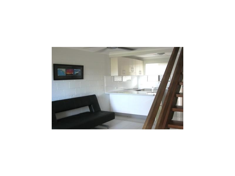 6/9 Salmon Street, Cannonvale QLD 4802