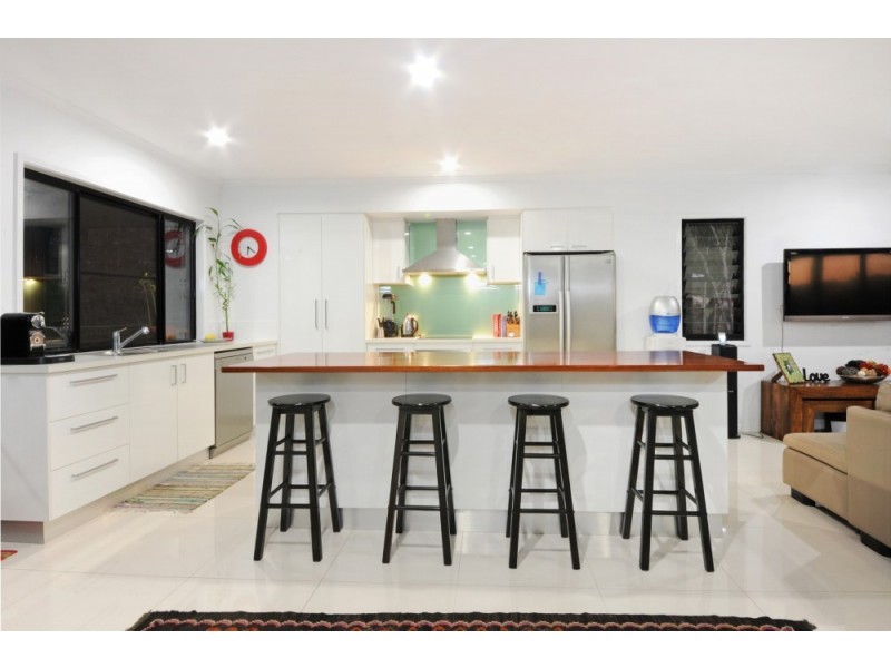 65 Country Road, Cannonvale QLD 4802