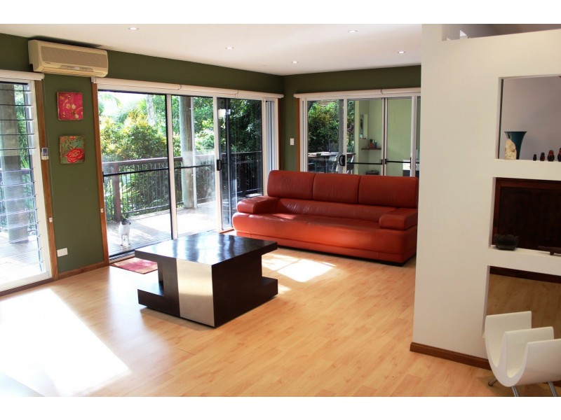 11 Barnes Pl, Cannonvale QLD 4802