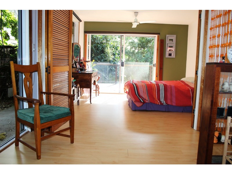 11 Barnes Pl, Cannonvale QLD 4802