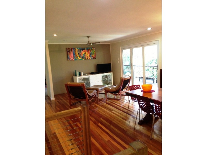 11 Barnes Pl, Cannonvale QLD 4802