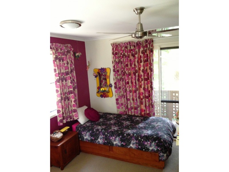 11 Barnes Pl, Cannonvale QLD 4802