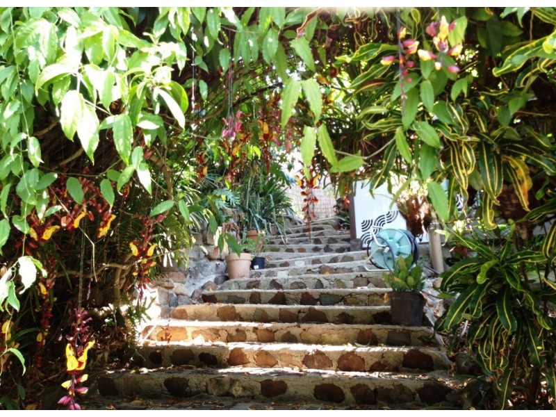 11 Barnes Pl, Cannonvale QLD 4802