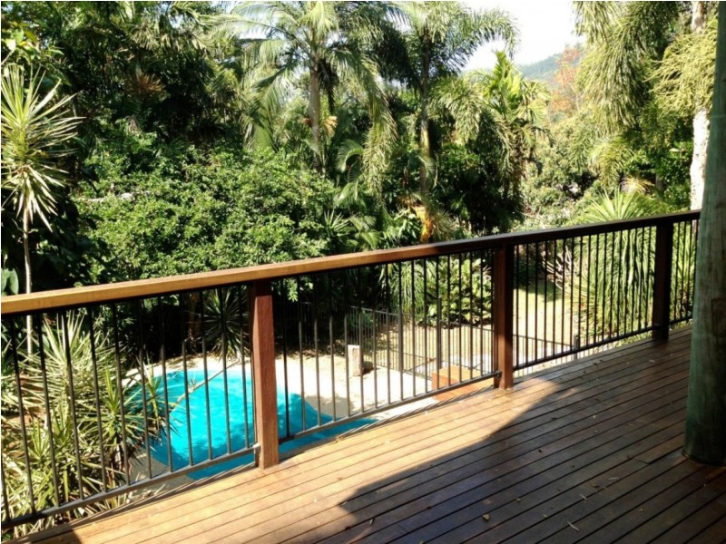 11 Barnes Pl, Cannonvale QLD 4802